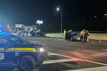 Colisão frontal deixa um morto e dois feridos na BR-386, em Lajeado<!-- NICAID(16191653) -->