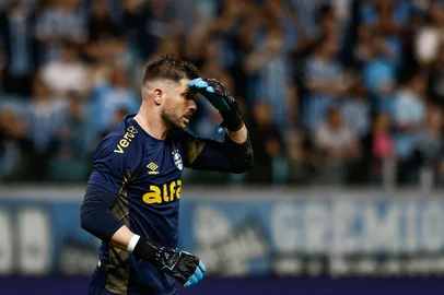PORTO ALEGRE, RS, BRASIL - 19/04/2025 - Gre-Nal 447: Grêmio e Inter se encontram em campo, novamente, pela Série A do Campeonato Brasileiro. FOTO: RENAN MATTOS / AGÊNCIA RBSIndexador: Andre Avila<!-- NICAID(16020463) -->