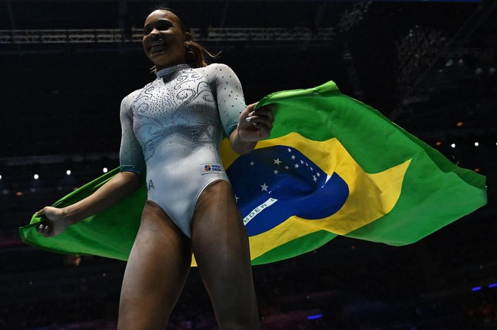 Rebeca Andrade é prata no individual geral do mundial de ginástica artística