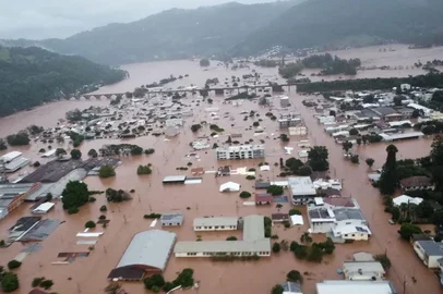 MUÇUM, RS, BRASIL - 02/05/2024 - Situação das cheias em Muçum, no Vale do Taquari. Semana começou com fortes temporais, causando a maior tragédia climática da história do Rio Grande do Sul. No município (Muçum) é a segunda vez que os moradores enfrentam a cheia do Rio Taquari. FOTO: BRUNO ZILLO, ARQUIVO PESSOAL<!-- NICAID(15751084) -->