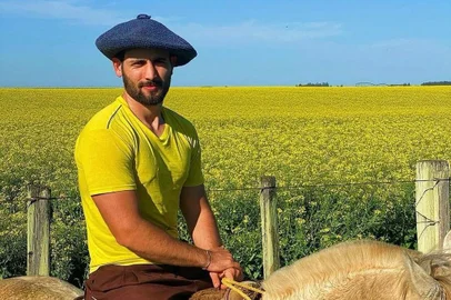 No "BBB 24", Matteus usa boina, acessório tipicamente gaúcho.<!-- NICAID(15655709) -->