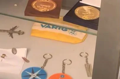 Relíquias da Varig que estão em pizzaria da Zona Norte<!-- NICAID(15562907) -->