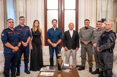governador Eduardo Leite anunciou nesta quinta-feira (12) novos comandantes-gerais da Brigada Militar (BM) e do Corpo de Bombeiros Militar (CBM) do Rio Grande do Sul. O coronel Luigi Soares Pereira assume a BM e o coronel Ricardo Mattei Santos passa a comandar o CBM, segundo publicação feita no X. (12/2/2026)