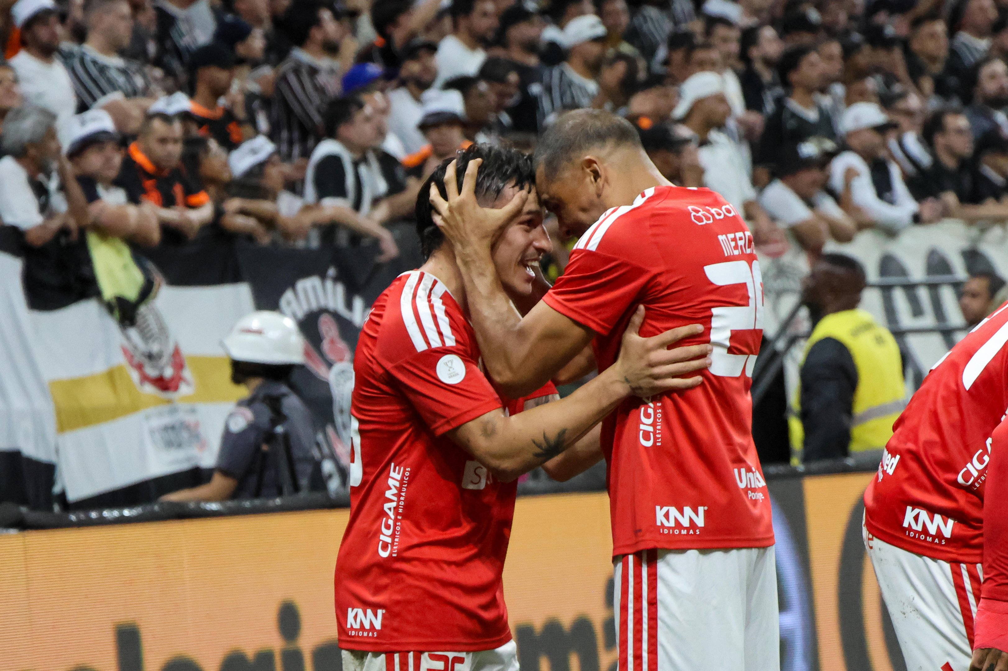 Inter se classifica para as quartas de final da Copa do Brasil apesar da derrota para o Corinthians