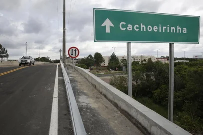 CACHOEIRINHA, RS, BRASIL, 16-02-2021: Novo acesso à Freeway, na altura do km 83, liga a rodovia à Avenida Papa João XXIII. A obra permite o ingresso e a saída da cidade de Cachoeirinha no sentido litoral. (Foto: Mateus Bruxel / Agência RBS)<!-- NICAID(14715561) -->