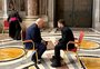 Trump e Zelensky se reúnem no Vaticano antes do funeral do papa Francisco