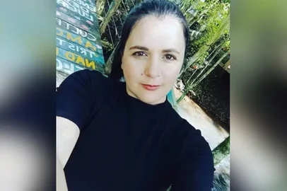 Professora de Iraí<!-- NICAID(16182588) -->