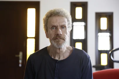 Jeff Botega / Agencia RBS Portão, RS, Brasil - Após mais de 60 dias preso, o aposentado João Batista Fernandes, 66 anos, deixa a cadeia. A família, Vandenir José Kempfer, Silvia Fernandes Kempfer e as filhas Isadora e Vitória, afirma que ele foi detido injustamente e cobra esclarecimentos sobre o caso.Indexador: jeff botega<!-- NICAID(16173520) -->