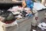 Lixo se acumula em calçadas de ao menos seis bairros da Capital