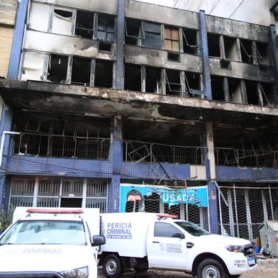 Outras 11 pessoas ficaram feridas e encaminhadas para atendimento hospitalar. Local não possuía alvará para funcionamento e nem Plano de Proteção contra Incêndio, segundo os bombeiros. FOTO: RONALDO BERNARDI, AGÊNCIA RBS<!-- NICAID(15745867) -->