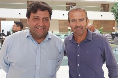 Alberto Guerra e Guto Peixoto<!-- NICAID(15997533) -->
