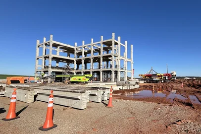 A gigante Be8 prepara para o fim de 2026 o início da operação de sua nova usina de etanol. Instalada em Passo Fundo, no Norte, a planta terá capacidade para produzir 210 milhões de litros de etanol ao ano e atender até 20% da demanda gaúcha pelo biocombustível. <!-- NICAID(16132894) -->