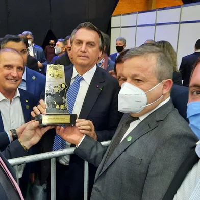 Câmara entrega Prêmio Caxias do Sul ao presidente Jair Bolsonaro<!-- NICAID(14830492) -->