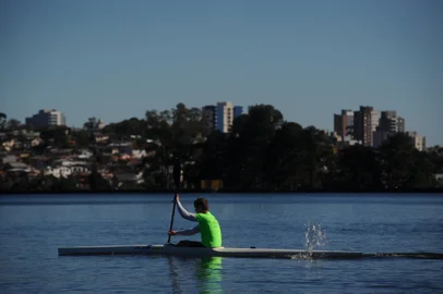 CAXIAS DO SUL, RS, BRASIL, 15/09/2023. Equipe de Caxias do Sul que irá disputar o Campeonato Brasileiro de Canoagem em Lagoa Santa, Minas Gerais. (Bruno Todeschini/Agência RBS)Indexador: BTK<!-- NICAID(15543855) -->