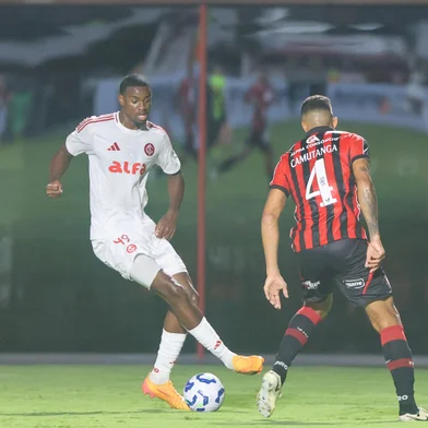 SALVADOR, BA, BRASIL, 05-11-2025: Vitória vs Internacional. O duelo é válido pela 32ª rodada do Campeonato Brasileiro. Foto: Ricardo Duarte/SC Internacional/DivulgaçãoIndexador: ricardo duarte<!-- NICAID(16161688) -->