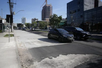 Porto Alegre, RS, Brasil, 24-05-2023: Trânsito na avenida Nilo Peçanha. Foto: Mateus Bruxel / Agência RBSIndexador: Andre Avila<!-- NICAID(15436698) -->
