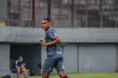 Centroavante Álvaro do Caxias durante pré-temporada.<!-- NICAID(15651123) -->