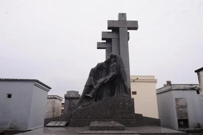 CAXIAS DO SUL, RS, BRASIL (31/10/2019)Túmulos no cemetério Público Municipal de Caxias do Sul. (Antonio Valiente/Agência RBS)<!-- NICAID(14310078) -->
