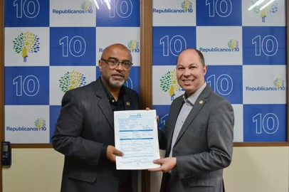 Edson da Rosa e Elisandro Fiuza, no ato de filiação de Edson ao Republicanos<!-- NICAID(15531224) -->