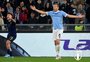 Alto salário e sobreposição de volantes: o que o Grêmio pensa sobre o retorno de Lucas Leiva