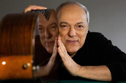 Toquinho<!-- NICAID(16136937) -->