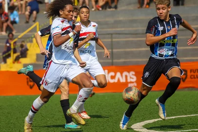 Biro, lateral do Botafogo-SP contratado pelo Inter<!-- NICAID(15577513) -->