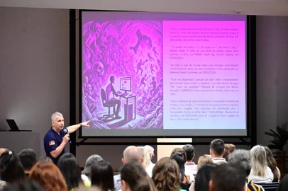 Ministério Público faz seminário sobre prevenção da violência e radicalização de jovens em Passo Fundo<!-- NICAID(15999729) -->