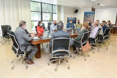 Reunião do Gabinete de Crise da prefeitura de Caxias do Sul que definiu que serão adotados novos protocolos sanitários para Festa da Uva e Carnaval<!-- NICAID(14984317) -->