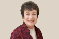 Professora emérita de Psicologia e pesquisadora do Healthy Workplaces Center da University of California, Berkeley, Christina Maslach é reconhecida pelo pioneirismo no estudo do burnout. É autora de livros sobre o tema e foi nomeada pelo Business Insider como uma das cem pessoas mais influentes que estão transformando negócios. Christina participa remotamente do 25º Congresso de Stress da International Stress Management Association (Isma-BR), realizado entre terça (24) e quinta-feira (26), em Porto Alegre.<!-- NICAID(16066206) -->