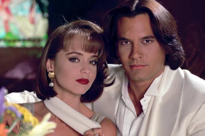 Gabriela Spanic e Mario Cimarro em A Usurpadora<!-- NICAID(14942230) -->