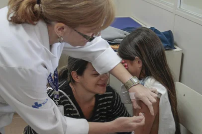 vacinação , campanha , vacina , gripe , porto alegre , criança<!-- NICAID(14097234) -->
