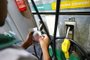 PORTO ALEGRE, RS, BRASIL, 26/02/2013, 23h: Postos de gasolina que funcionam à noite, convivem frequentemente com assaltos aos frentistas (Foto Félix Zucco/Agência RBS).<!-- NICAID(9135420) -->