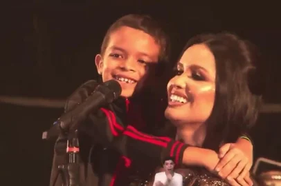 Criança invade o palco durante show de Juliette em Pernambuco<!-- NICAID(15138816) -->