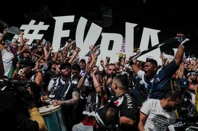 Furia no Major do Rio<!-- NICAID(15259656) -->