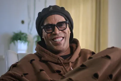 Ronaldinho GaÃºcho.Â (L to R)Â Ronaldinho GaÃºchoÂ as himself inÂ Ronaldinho GaÃºcho. Cr.Â Courtesy of NetflixÂ Â©Â 2026<!-- NICAID(16266478) -->