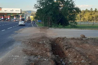 EGR retoma obras que tinham sido suspensas por decisão judicial na RS-239 - Foto: EGR/Divulgação<!-- NICAID(15400111) -->