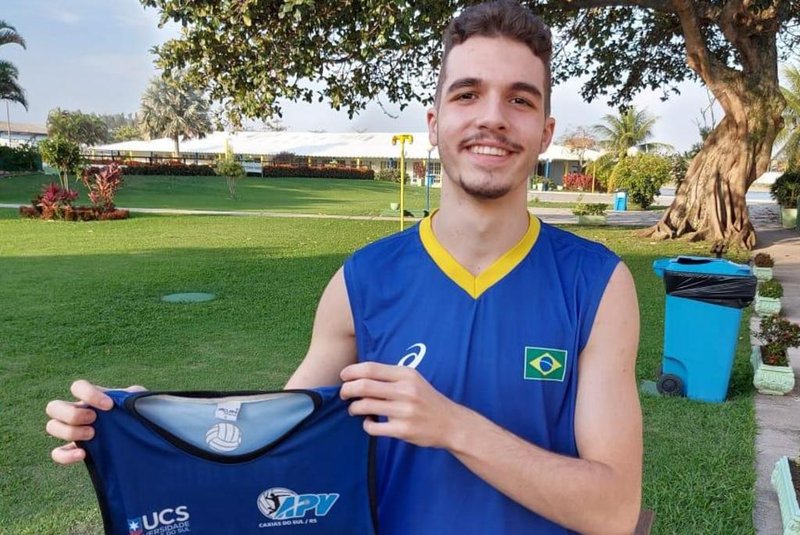 O estudante Júlio César Gasparetto Tronca, foi convocado para a Seleção Brasileira Sub-19 de Voleibol.O atleta treina o esporte na Instituição e na Universidade de Caxias do Sul (APV/UCS)<!-- NICAID(14794393) -->