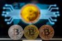 A picture taken on February 6, 2018 shows a visual representation of the digital crypto-currency Bitcoin, at the "Bitcoin Change" shop in the Israeli city of Tel Aviv. / AFP PHOTO / JACK GUEZEditoria: FINLocal: Tel AvivIndexador: JACK GUEZSecao: finance (general)Fonte: AFPFotógrafo: STF<!-- NICAID(13476077) -->