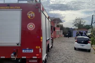 Homem morre eletrocutado ao trocar lâmpada de poste, em Bento Gonçalves. Segundo Polícia Civil, vítima de 45 anos seria funcionário terceirizado da prefeitura. Caso aconteceu no bairro Borgo<!-- NICAID(16081744) -->