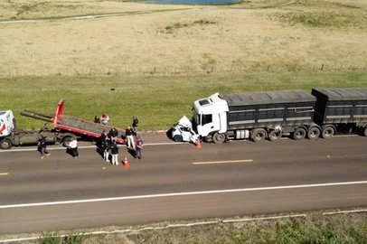 Homem morto em acidente na BR-293, em Bagé, é suspeito de esfaquear ex-companheira horas antes<!-- NICAID(16282677) -->