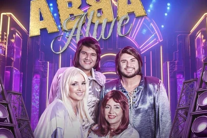 Caxias do Sul recebe o espetáculo ABBA Alive – Tributo, no dia 5 de abril, às 21h, no UCS Teatro. O show relembra a história de uma das bandas mais importantes da música pop dos anos 1970 e 1980.<!-- NICAID(15995531) -->