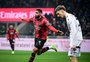 Milan vira o jogo, mas cede empate no final, e perde chance de encostar nos líderes
