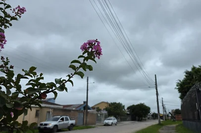 Céu carregado na tarde desta sexta-feira (6) em Pelotas, no sul do Estado<!-- NICAID(16220286) -->