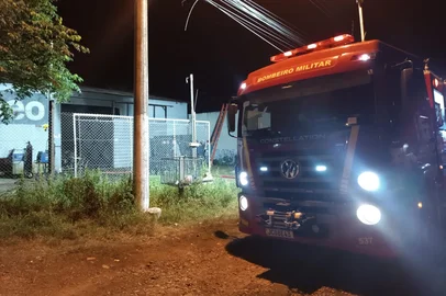 Incêndio de grandes proporções atinge empresa em Uruguaiana<!-- NICAID(16150403) -->