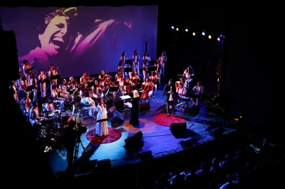 PORTO ALEGRE - RS - BRASIL 11/03/2026 - Teatro SimÃµes Lopes Neto - abertura da temporada 2026 do Sarau do Solar com o espetÃ¡culo "Elis", apresentado pela Orquestra Villa-Lobos, em homenagem Ã s mulheres. DivulgaÃ§Ã£o da programaÃ§Ã£o do ano do Sarau do Solar e das atividades de cultura e memÃ³ria da ALRS. Foto: Fernando Gomes / ALRS.<!-- NICAID(16292317) -->