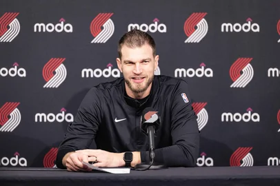 Reprodução / Portland Trail Blazers / X Tiago Splitter, técnico brasileiro na NBA<!-- NICAID(16307497) -->