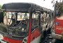 Incêndio destrói ônibus na zona sul de Porto Alegre
