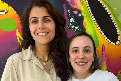 Manuela D'Ávila e a presidente nacional do PSOL, Paula Coradi<!-- NICAID(16155517) -->