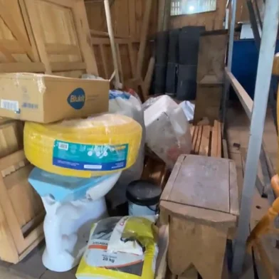 A Polícia Civil de Canela apreendeu na manhã desta sexta-feira (28) mais materiais de construção nas propriedades do vereador João Alessandro Port Silveira, o Joãozinho Silveira, do MDB, suspeito de desviar os itens que deveriam ser destinados a famílias carentes da cidade. O parlamentar foi preso em flagrante na segunda-feira (25). <!-- NICAID(16005651) -->