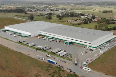Depois de expandir com unidade logística em São Paulo, a empresa gaúcha de alimentos Selecionados Uniagro abre centro de distribuição em Nova Santa Rita, na região metropolitana de Porto Alegre. <!-- NICAID(15839020) -->